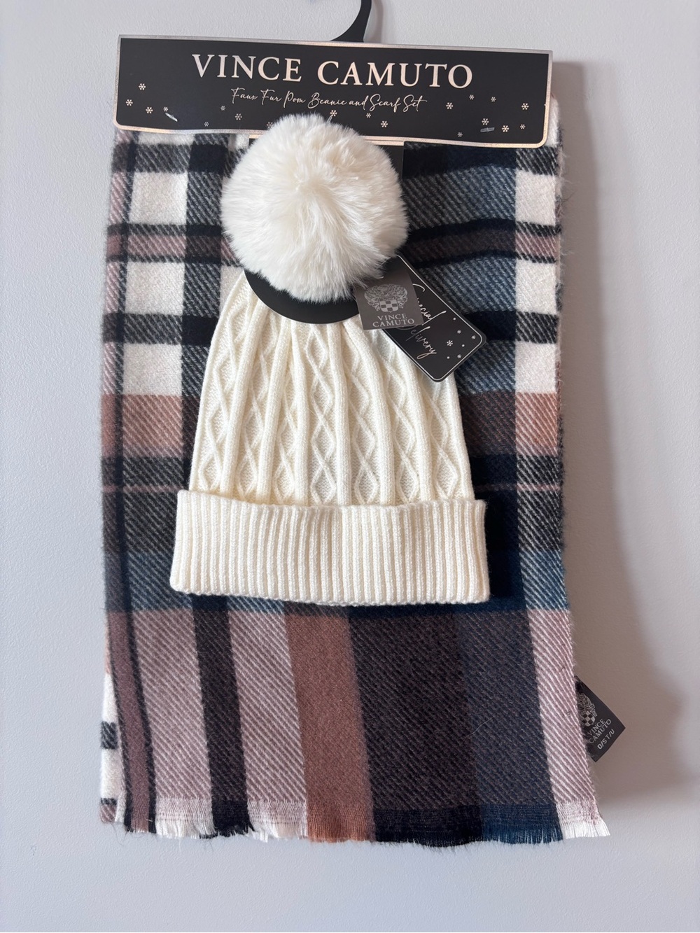 🆕 NWT | Vince Camuto hat and scarf set